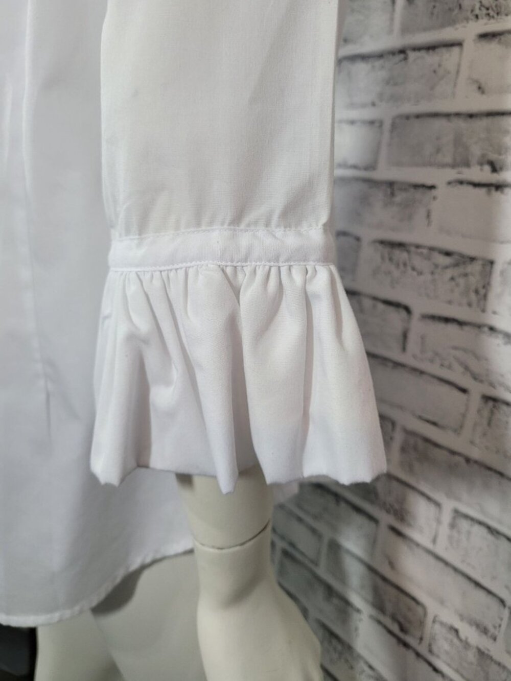 Gretchen Scott White Priss Ruffle Sleeve Button Down Blouse Size Large - Picture 3 of 7